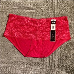 Delta Burke Intimates 9/2X Lacey NWT Deep Pink Panties
